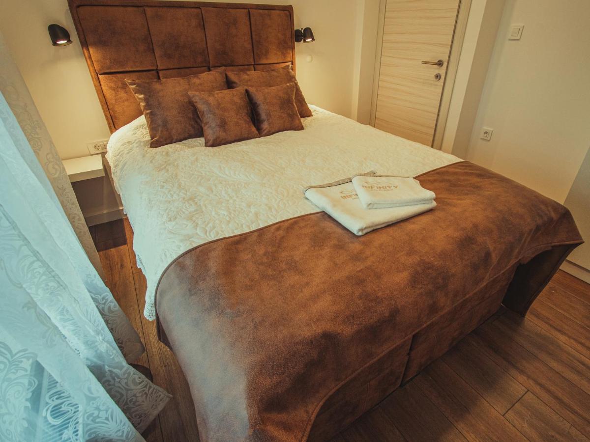 Apartmani Infinity Ösek Dış mekan fotoğraf