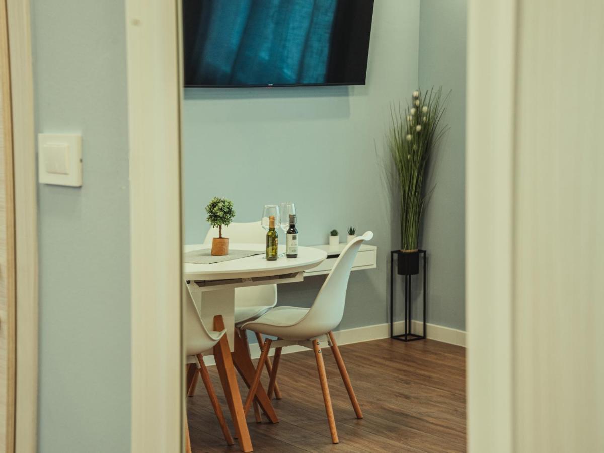 Apartmani Infinity Ösek Dış mekan fotoğraf