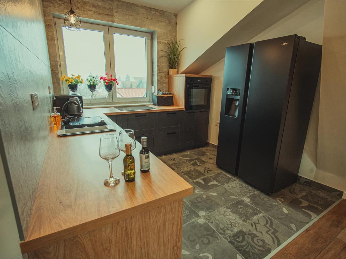 Apartmani Infinity Ösek Dış mekan fotoğraf