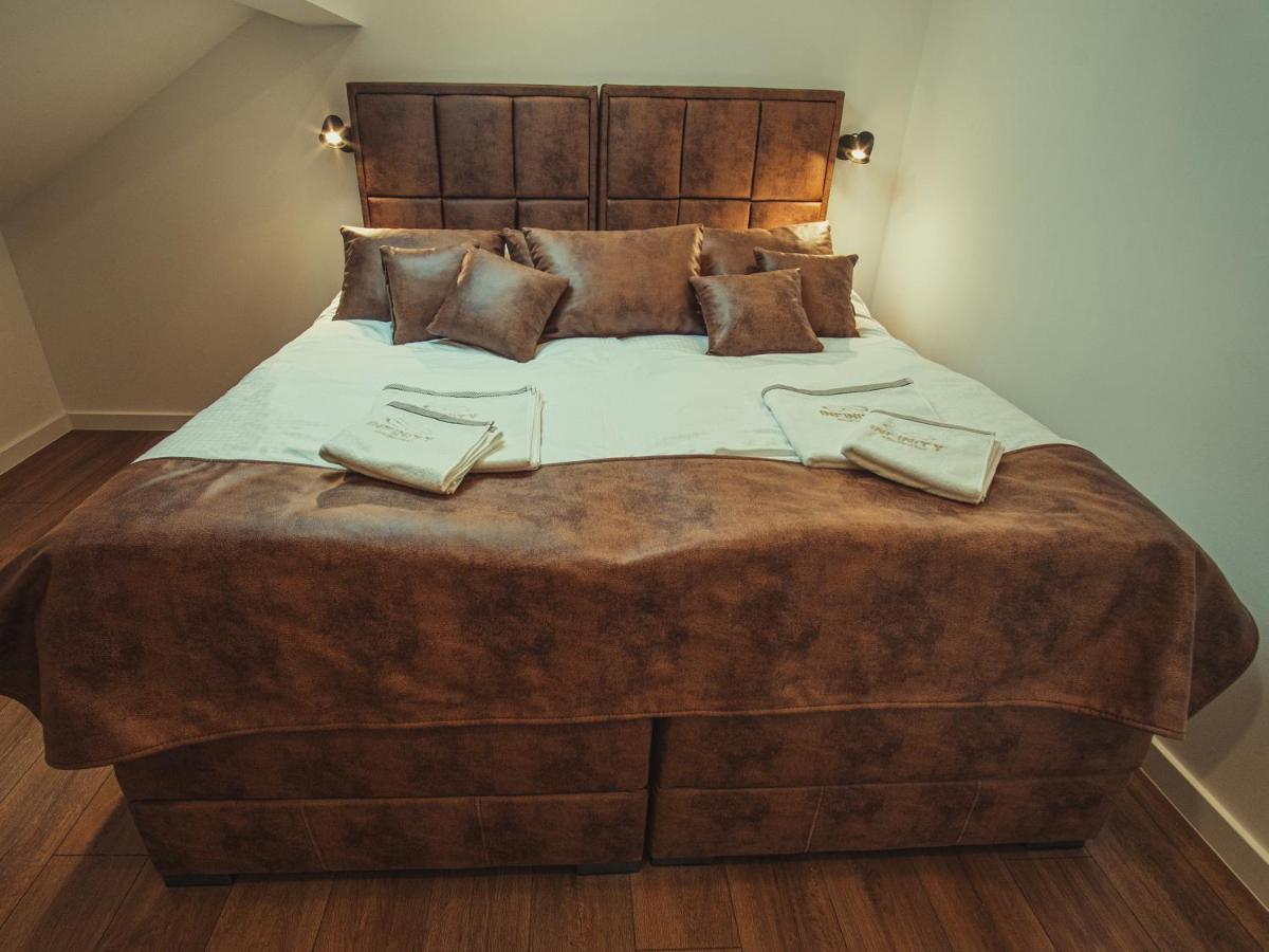 Apartmani Infinity Ösek Dış mekan fotoğraf