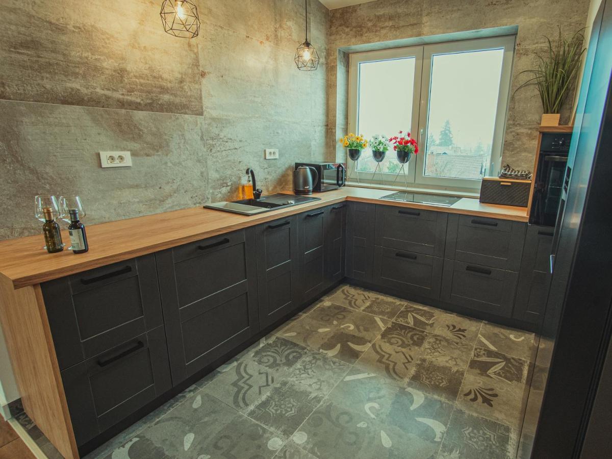 Apartmani Infinity Ösek Dış mekan fotoğraf