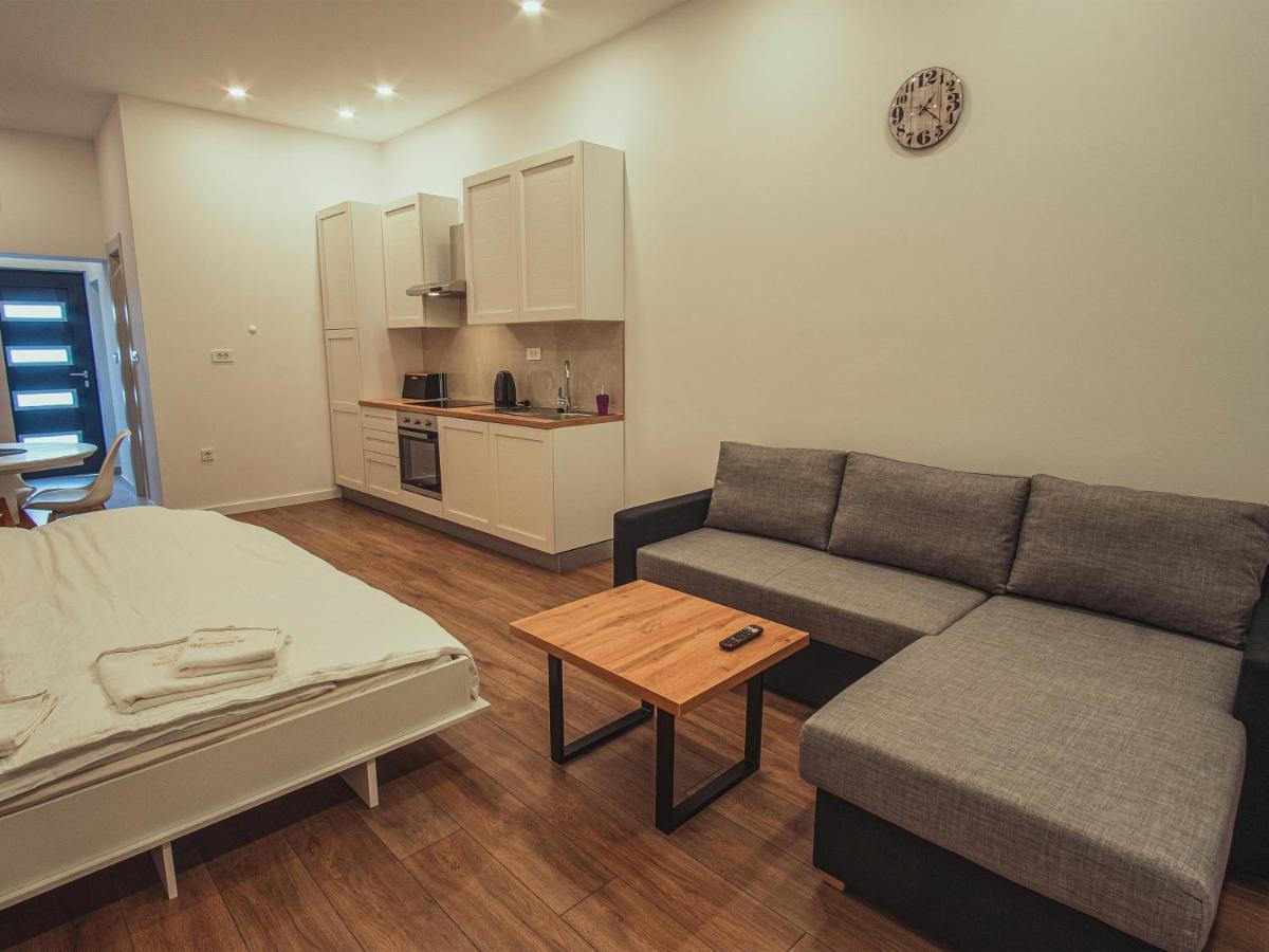 Apartmani Infinity Ösek Dış mekan fotoğraf