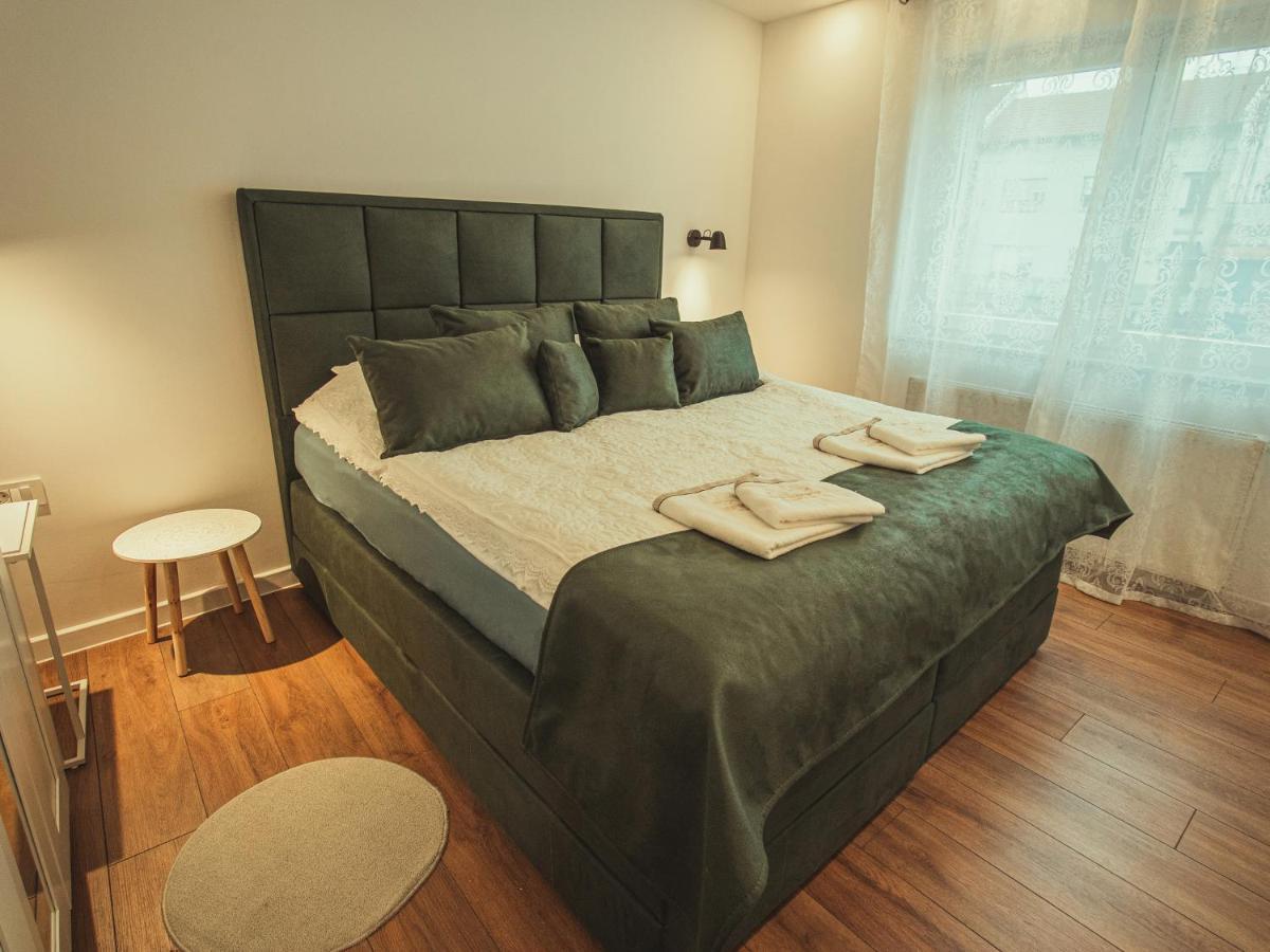 Apartmani Infinity Ösek Dış mekan fotoğraf