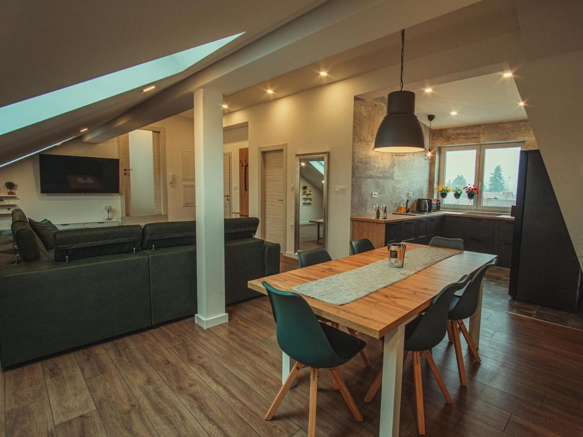 Apartmani Infinity Ösek Dış mekan fotoğraf
