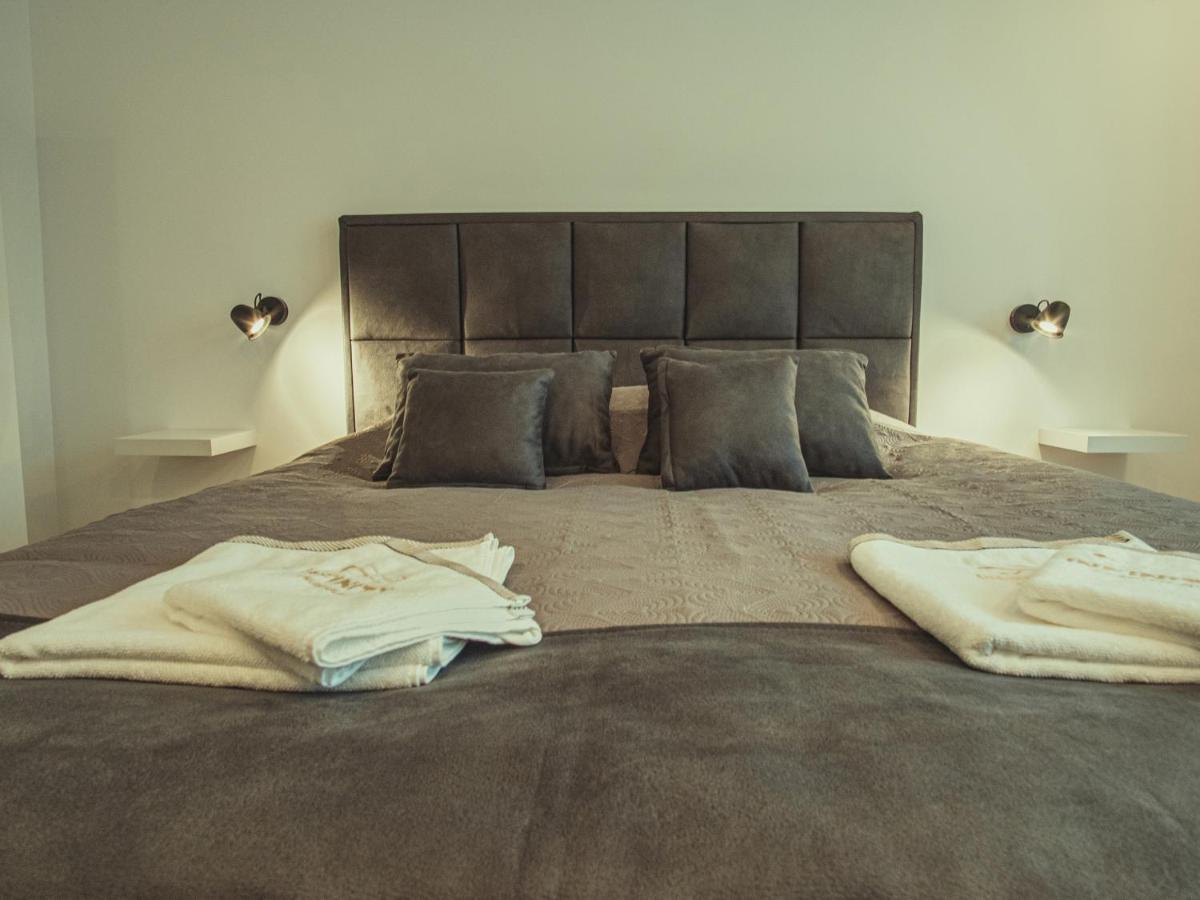 Apartmani Infinity Ösek Dış mekan fotoğraf