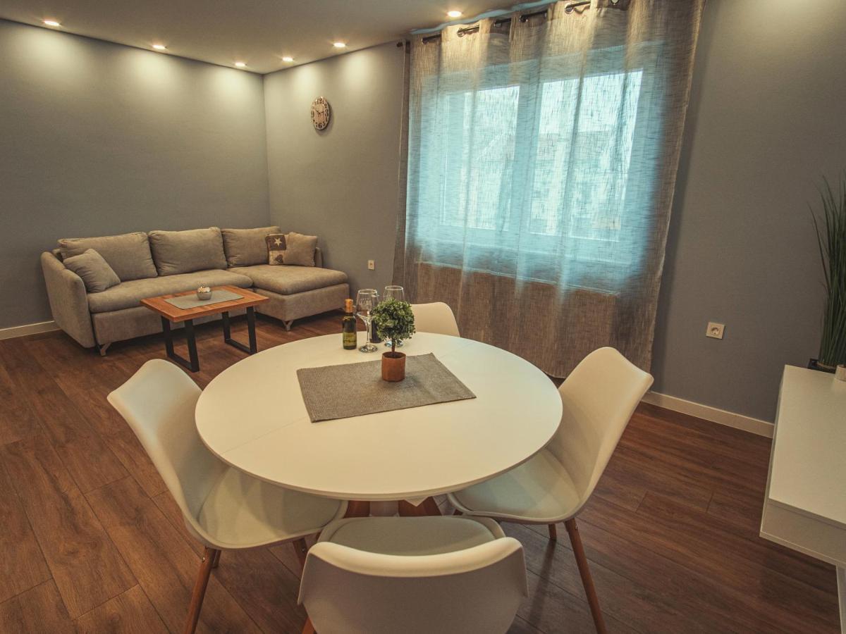 Apartmani Infinity Ösek Dış mekan fotoğraf