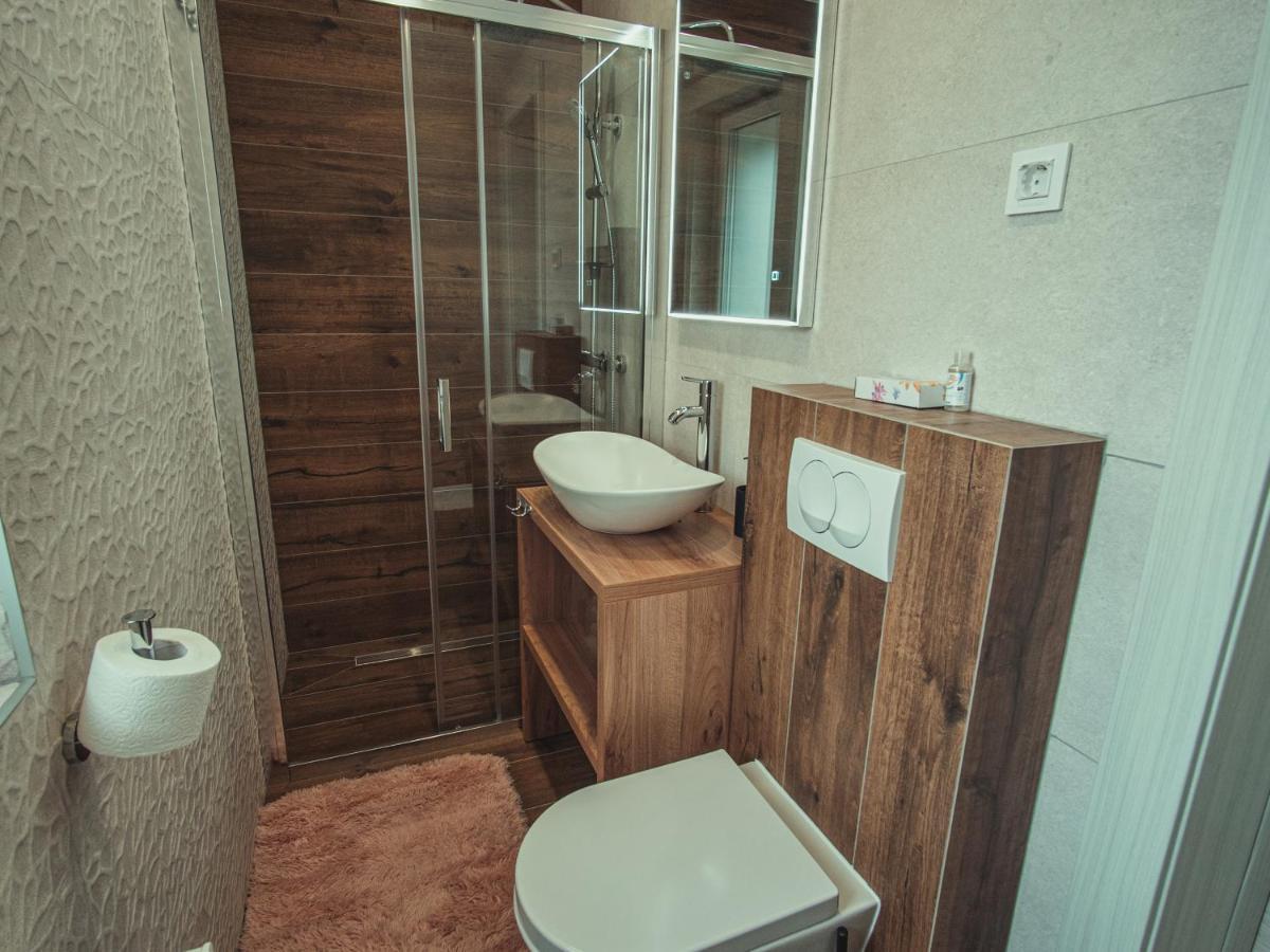 Apartmani Infinity Ösek Dış mekan fotoğraf