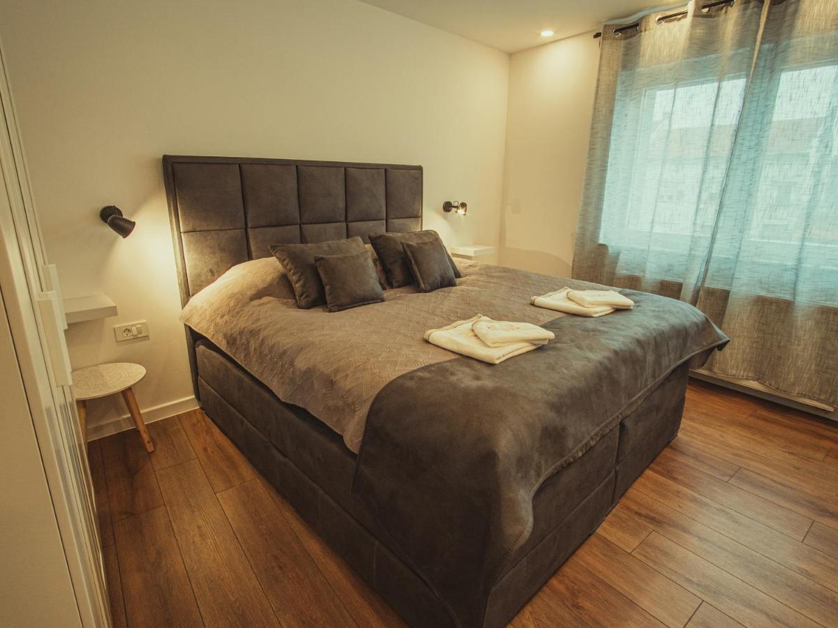 Apartmani Infinity Ösek Dış mekan fotoğraf