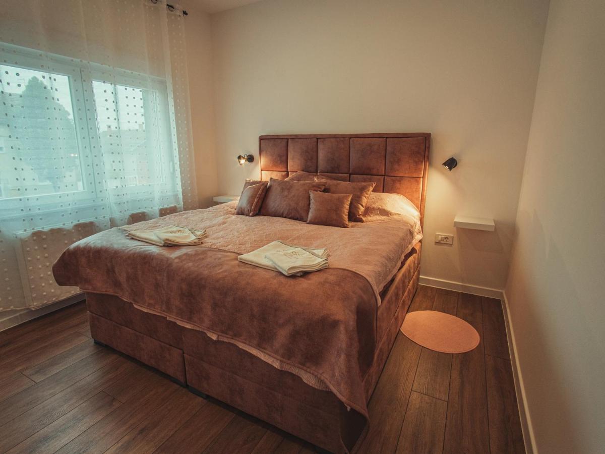 Apartmani Infinity Ösek Dış mekan fotoğraf