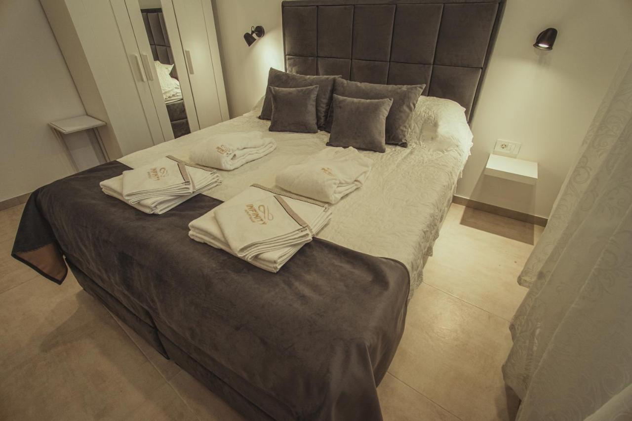 Apartmani Infinity Ösek Dış mekan fotoğraf