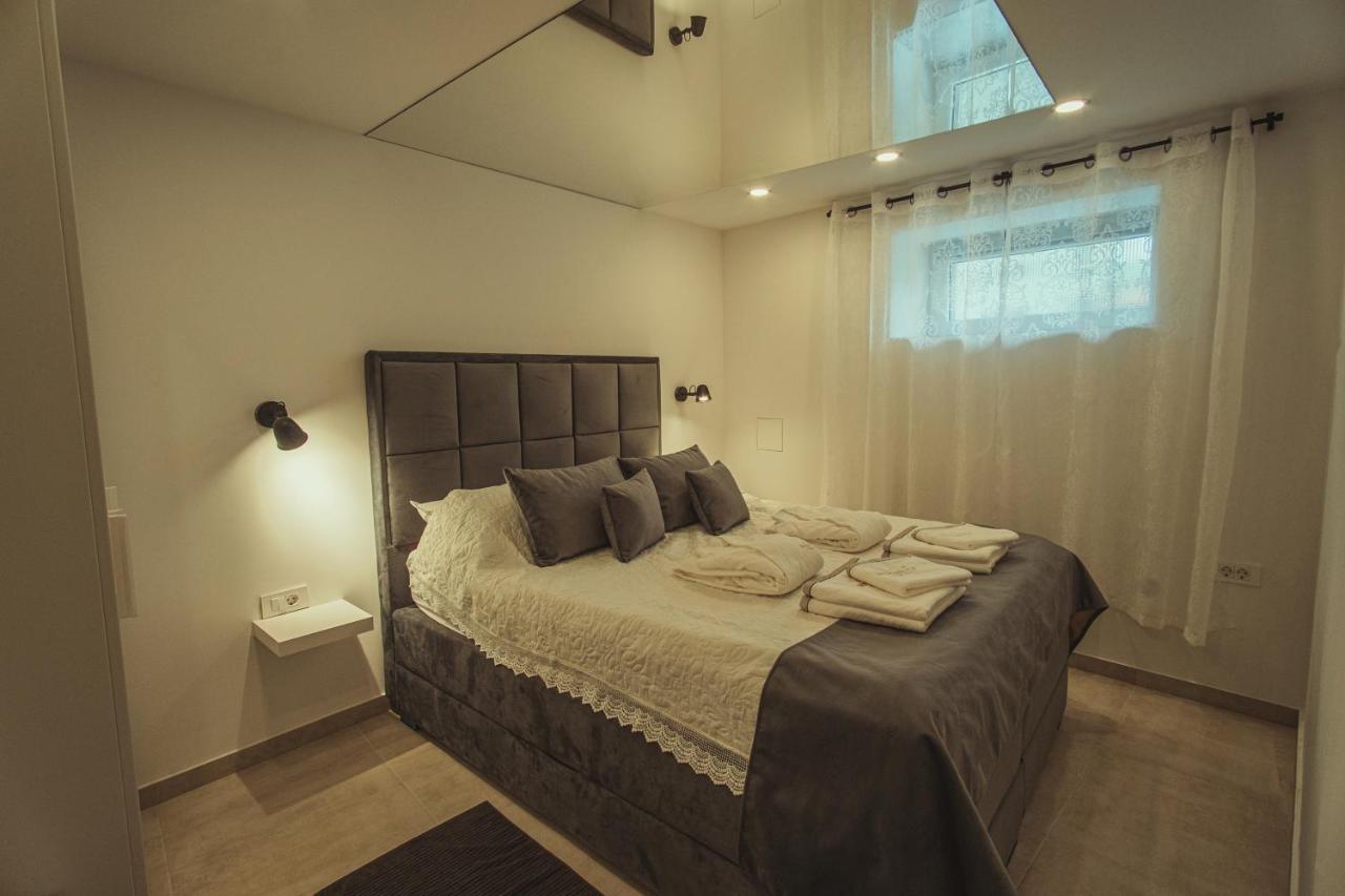 Apartmani Infinity Ösek Dış mekan fotoğraf