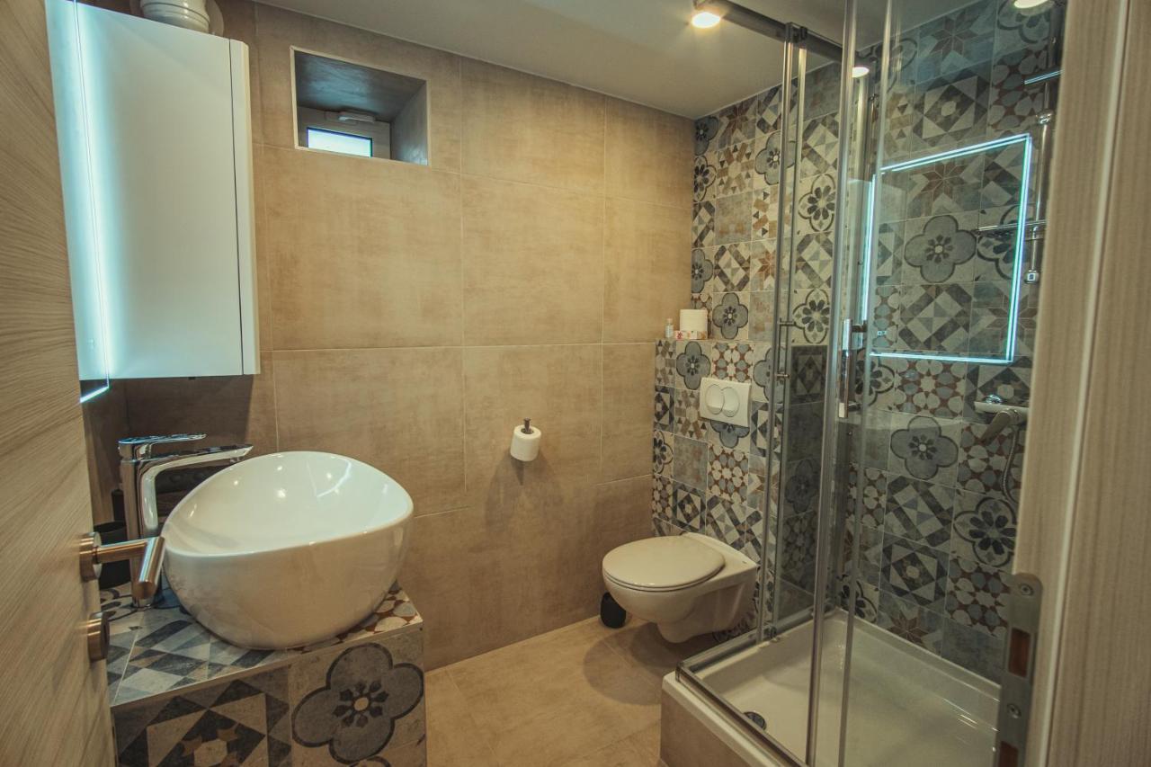 Apartmani Infinity Ösek Dış mekan fotoğraf