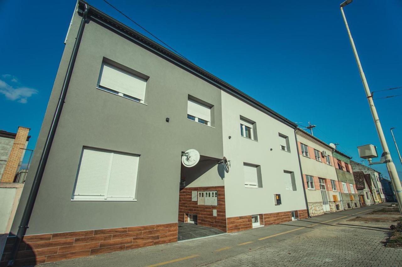 Apartmani Infinity Ösek Dış mekan fotoğraf