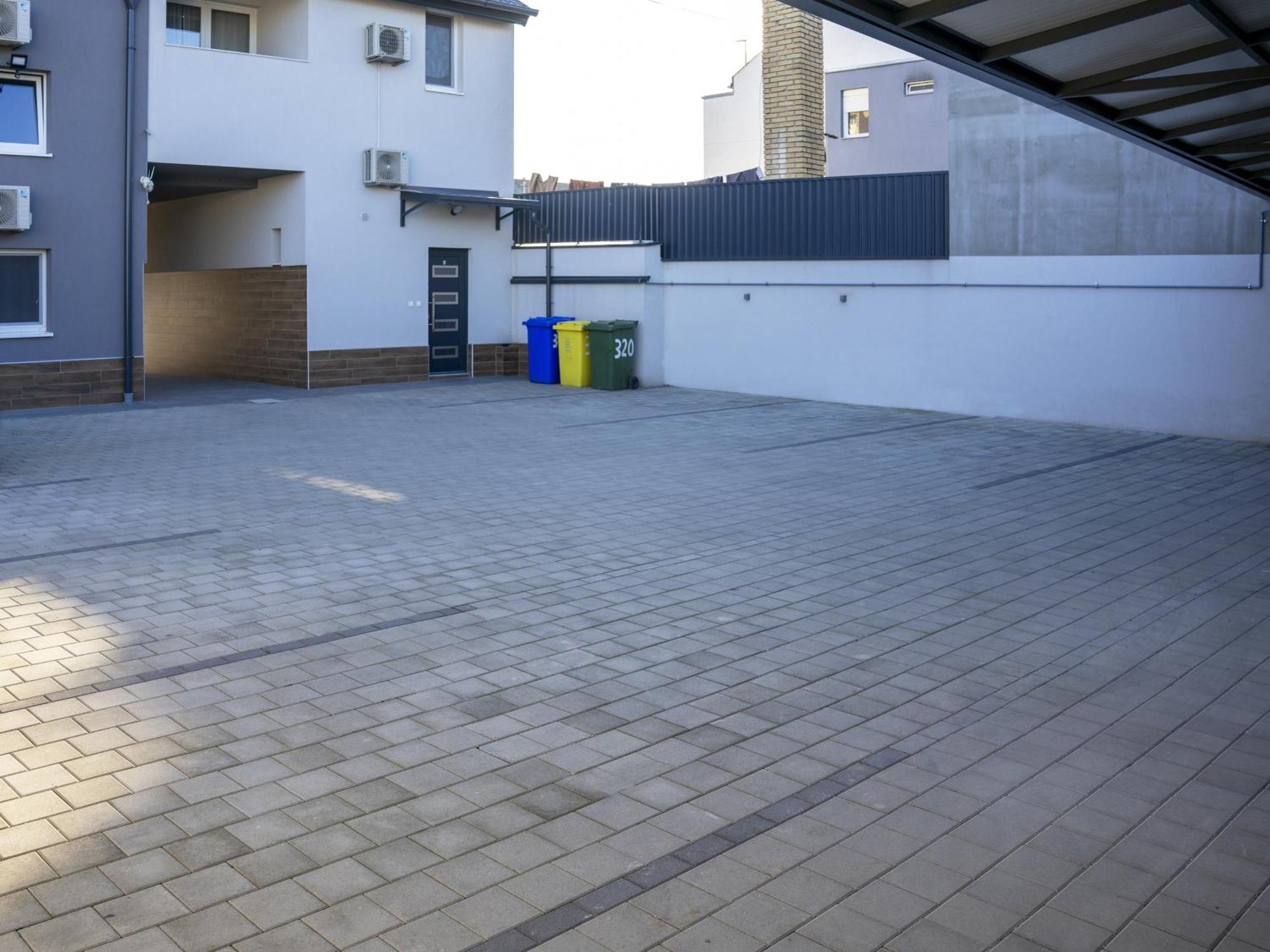 Apartmani Infinity Ösek Dış mekan fotoğraf