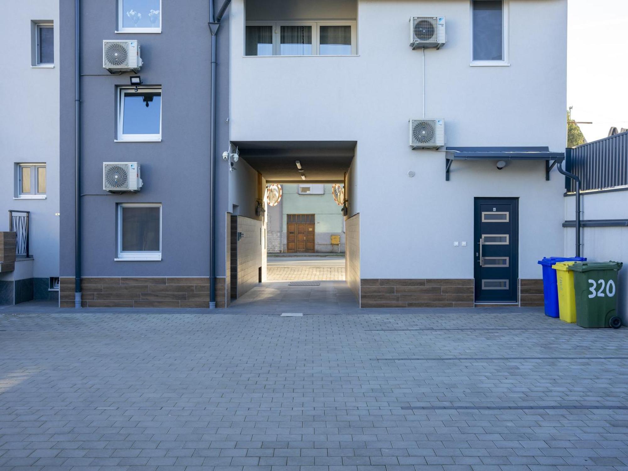 Apartmani Infinity Ösek Dış mekan fotoğraf